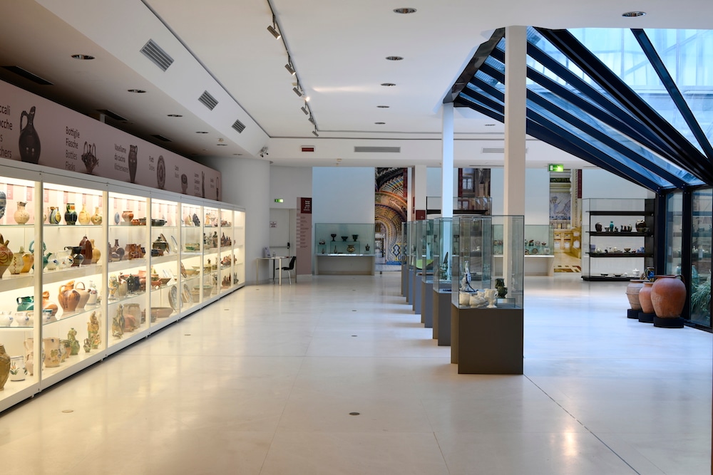 Keramik im Internationalen Keramikmuseum in Faenza