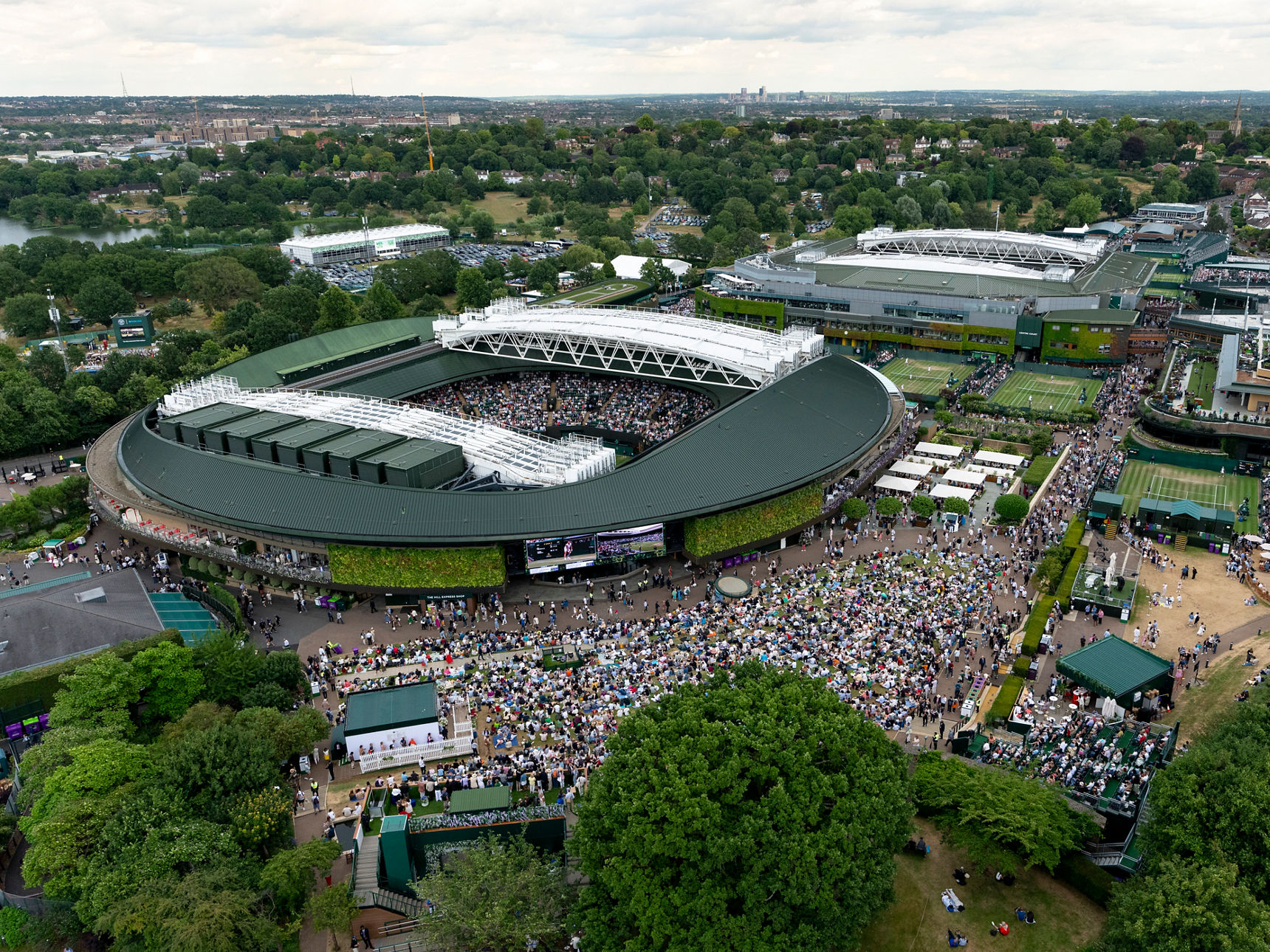 Vista aérea del recinto de Wimbledon durante el torneo.